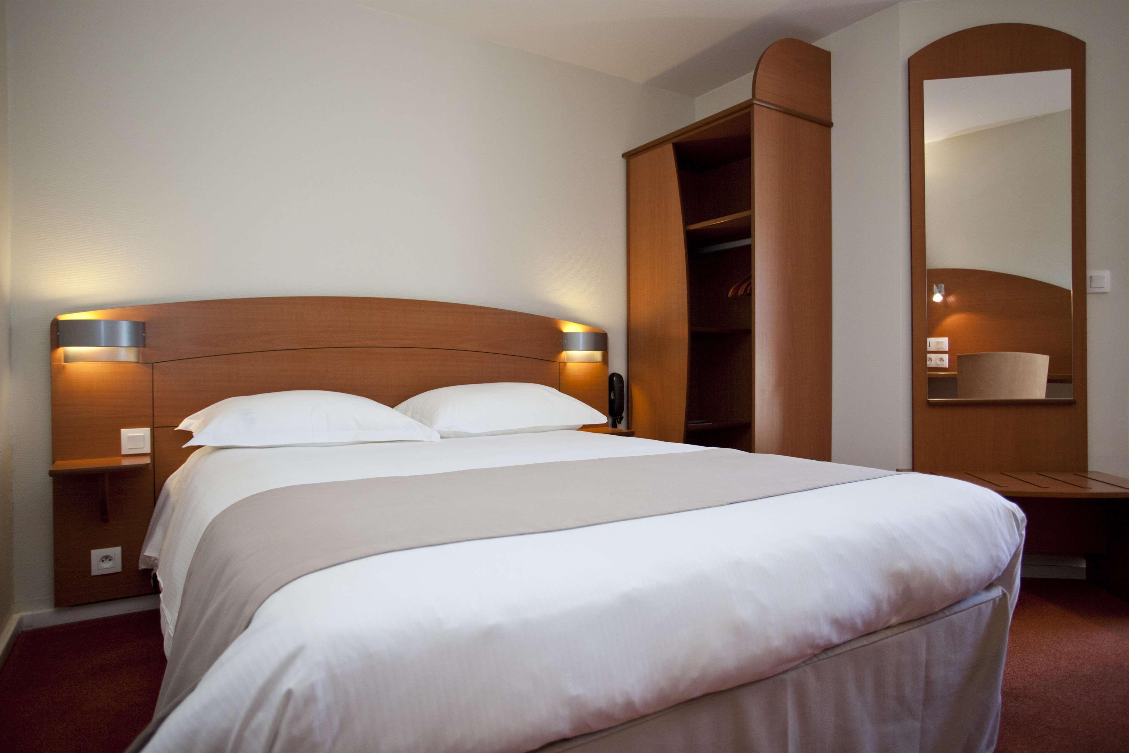 Kyriad Rennes Nord Hotel Luaran gambar