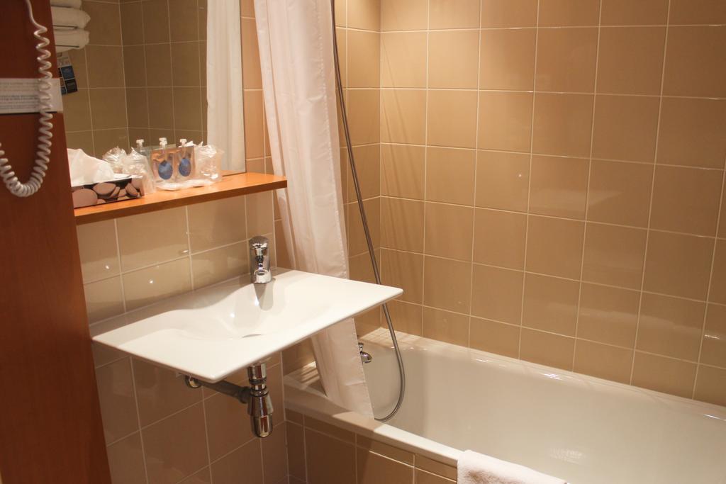 Kyriad Rennes Nord Hotel Luaran gambar