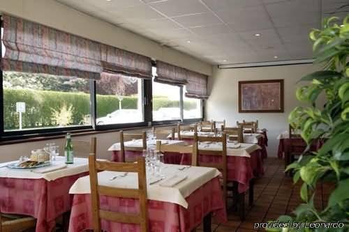 Kyriad Rennes Nord Hotel Restoran gambar